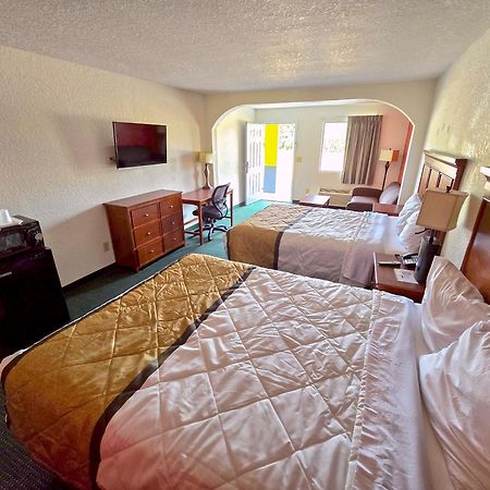 Garden Inn And Suites Near Callaway Gardens Pine Mountain Екстериор снимка