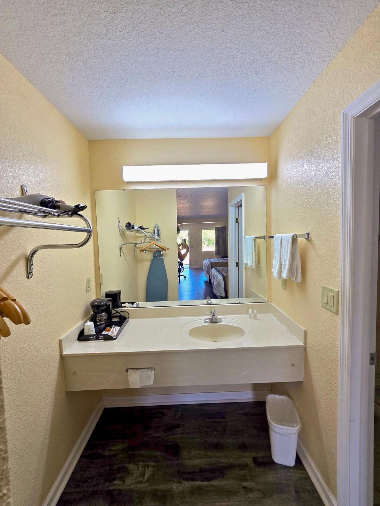 Garden Inn And Suites Near Callaway Gardens Pine Mountain Екстериор снимка