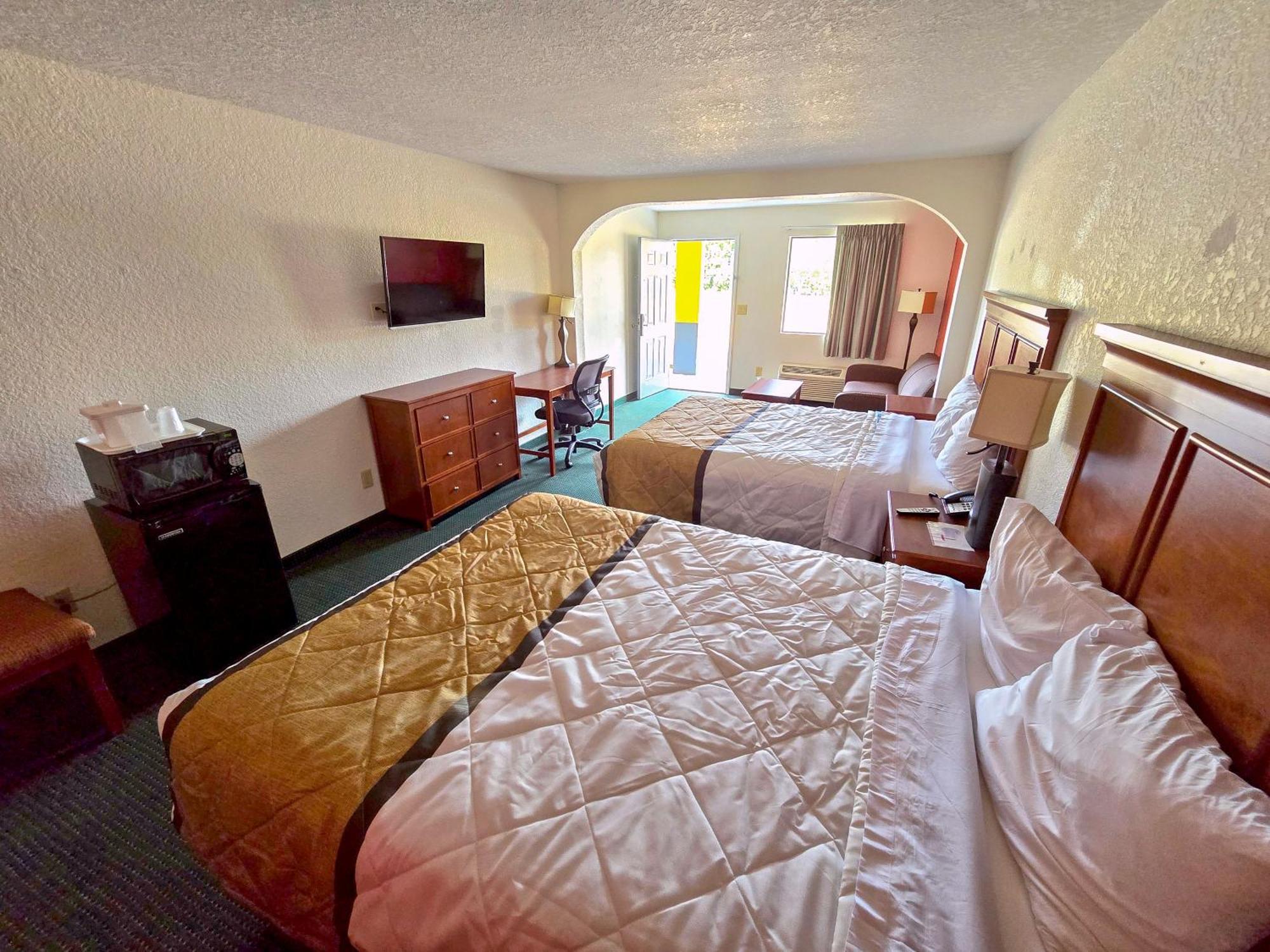 Garden Inn And Suites Near Callaway Gardens Pine Mountain Екстериор снимка