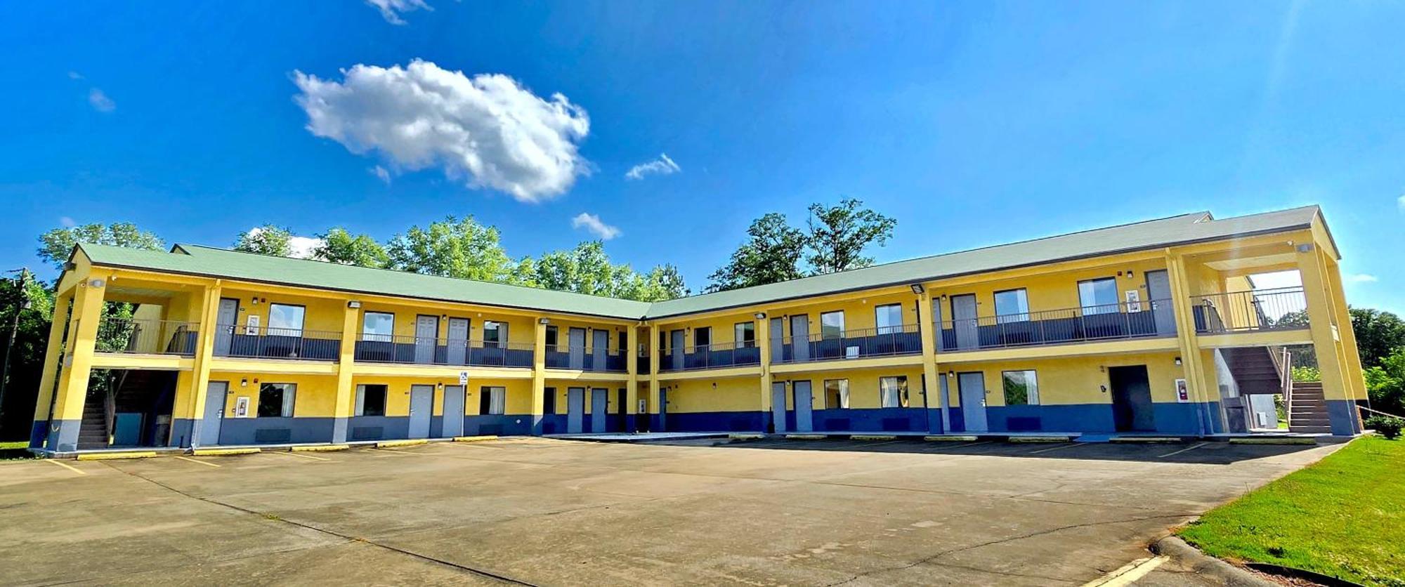 Garden Inn And Suites Near Callaway Gardens Pine Mountain Екстериор снимка