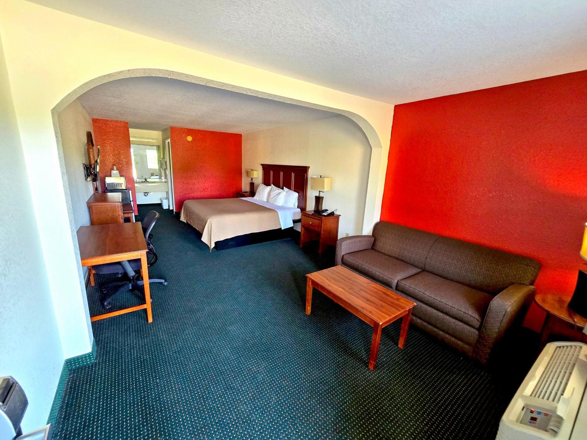 Garden Inn And Suites Near Callaway Gardens Pine Mountain Екстериор снимка